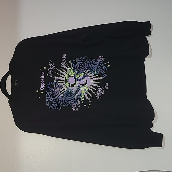 bershka graphic long sleeve size large - Picture 1 of 4